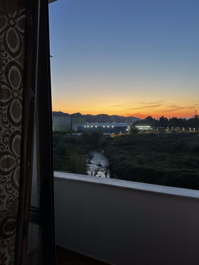Sunny Riverside Tirana'S Oasis - Breakfast & Dinner Buitenkant foto